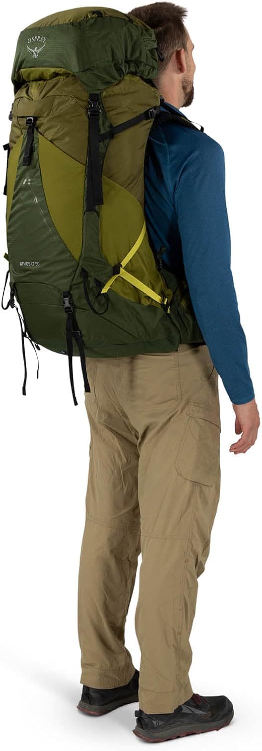 Osprey Atmos AG LT 50L compact dimensions and light weight in use
