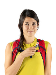 Osprey Kitsuma 3L Teal Reef hydration sleeve with magnetic bite valve access