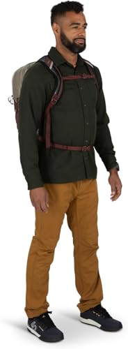 Osprey Quasar front panel pocket view for quick-access essentials
