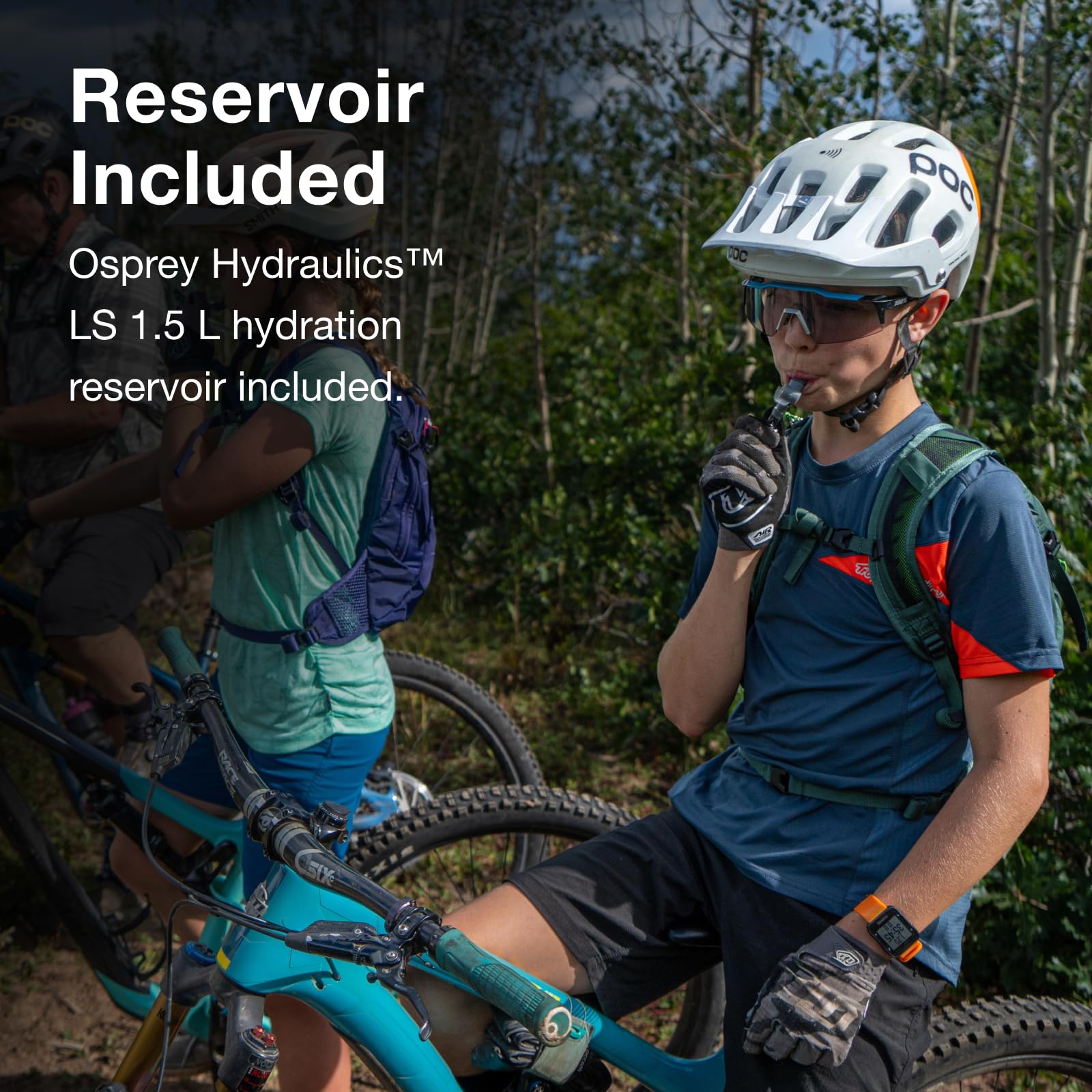 Osprey Raptor Jr Hydraulics 1.5L reservoir keeps hydration within reach.
