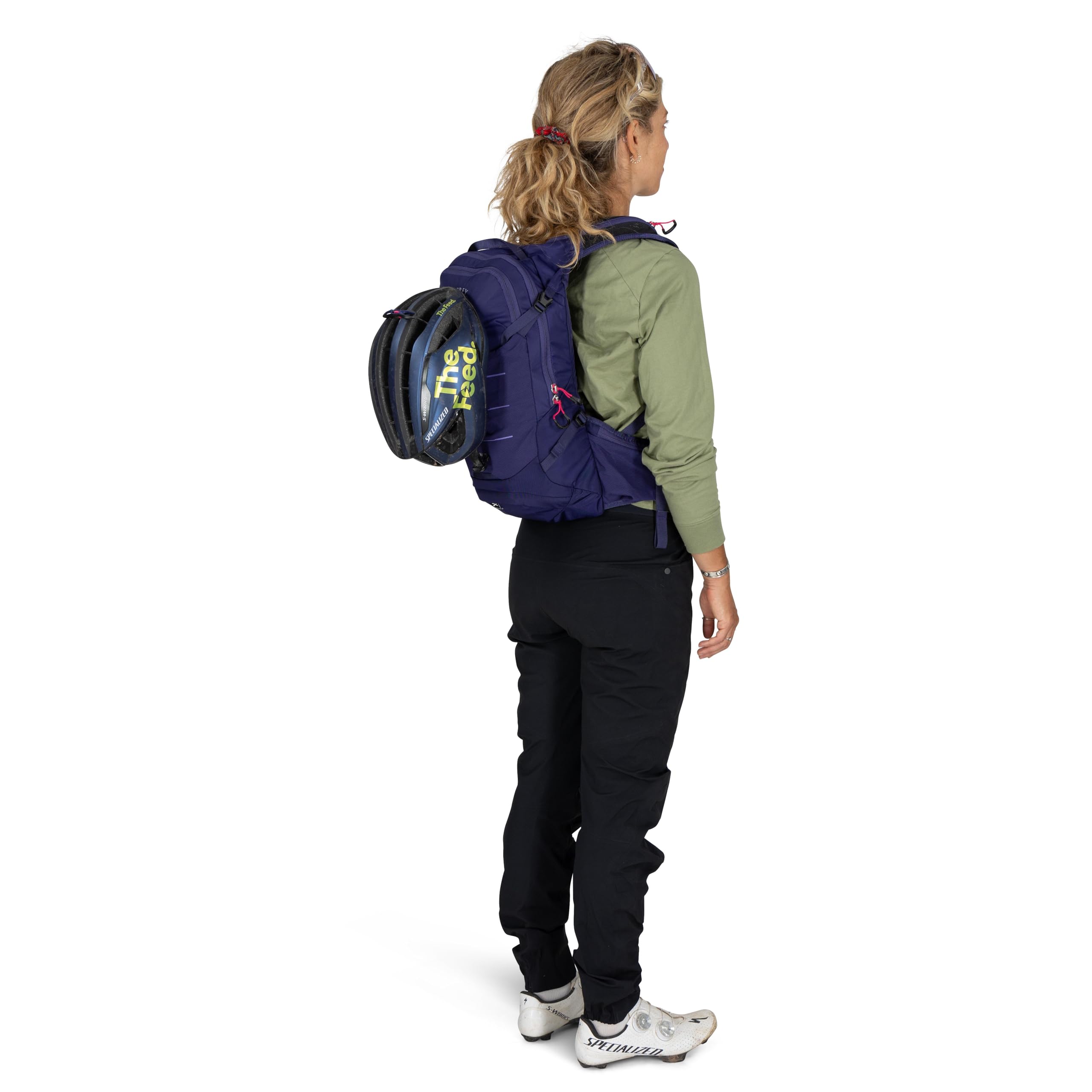 Stretch front pocket for quick stash of layers.