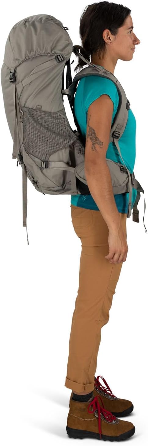 Osprey Renn 50L hipbelt design supports load delivery and comfort.