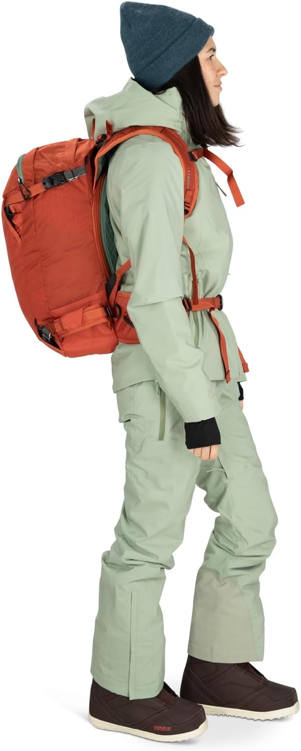 Osprey Sopris 40L glove-friendly buckles for easy adjustments with gloves.