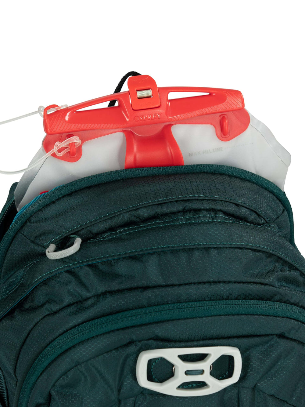 Osprey Sylva 12L sternum strap with magnetic clip