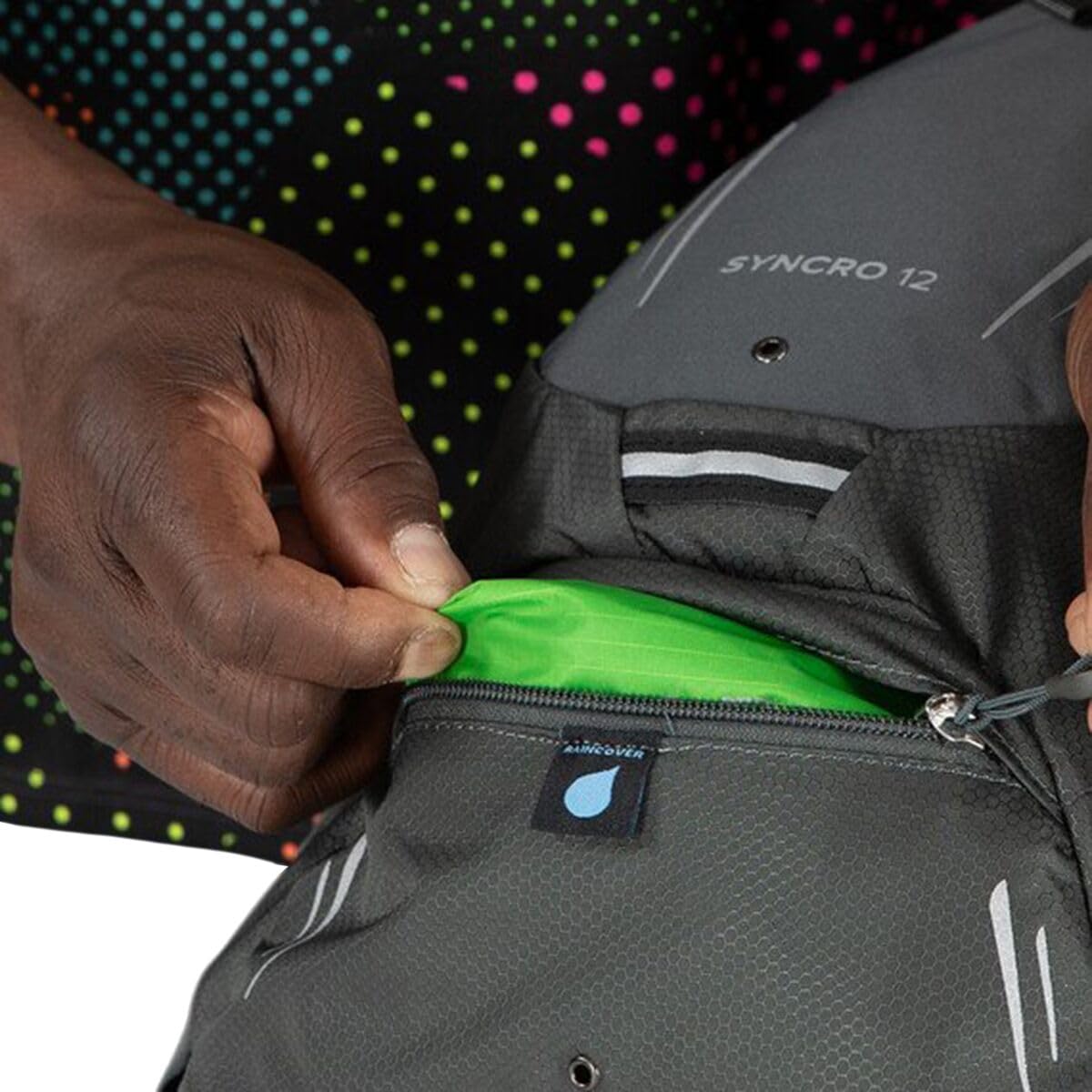 Osprey Syncro 12L ride-stability shoulder harness improves on-bike balance
