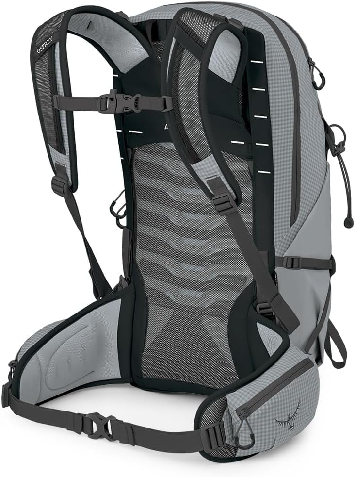 Osprey Talon Pro hydration sleeve with pass-through for easy hydration