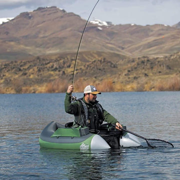 Built-in carry handle on Fat Cat LCS float tube