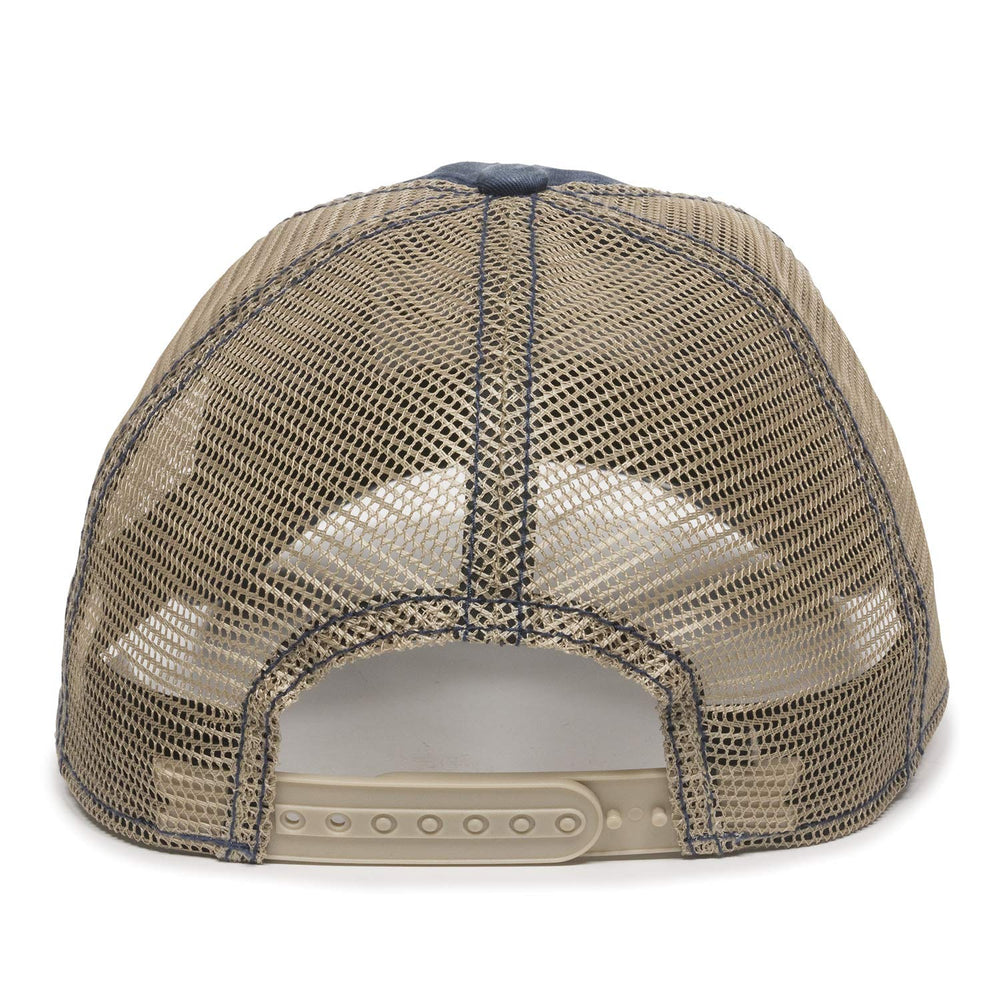 Detail shot of GEN15A cap branding and materials in Chevrolet Dark Navy/Khaki