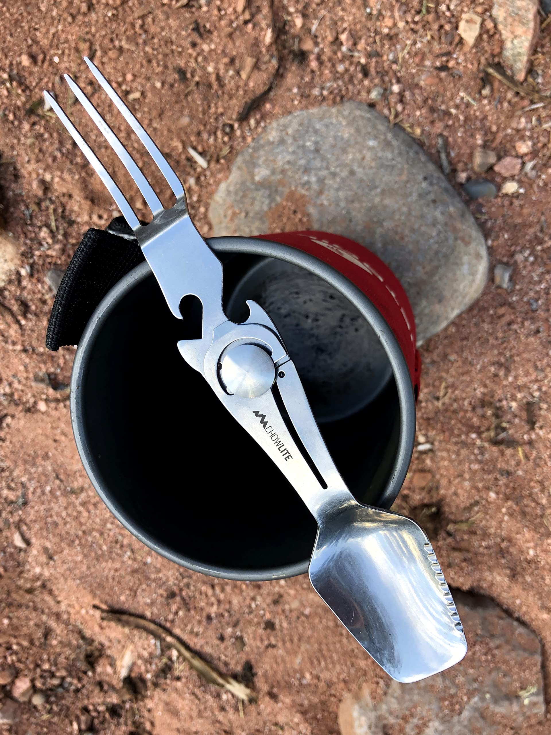 Outdoor Edge Chowlite 100% stainless steel body built for rugged outdoor use.