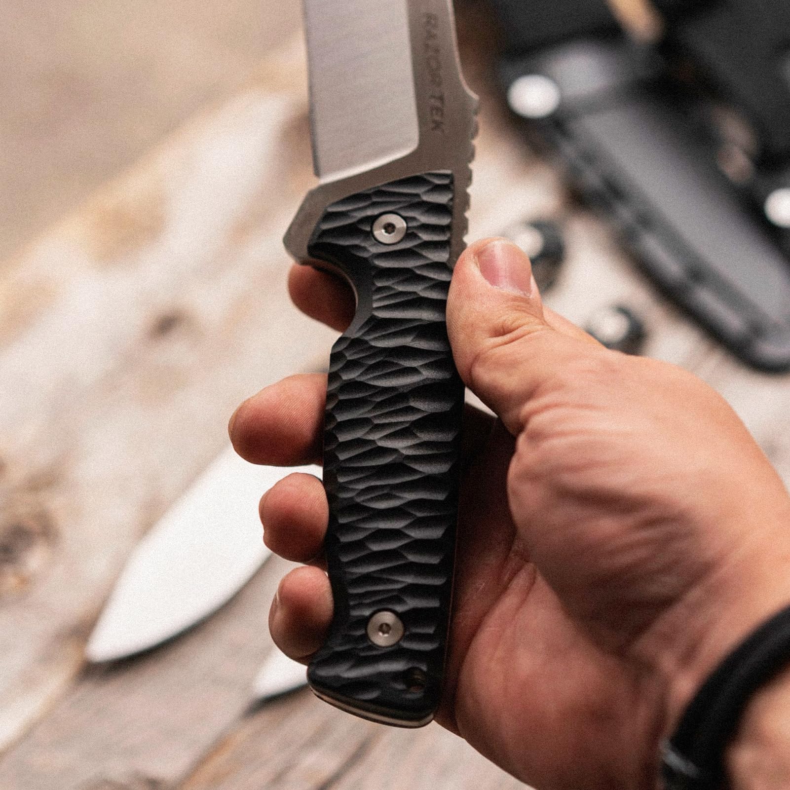 Outdoor and EDC use of Razor Tek knife in rugged environments