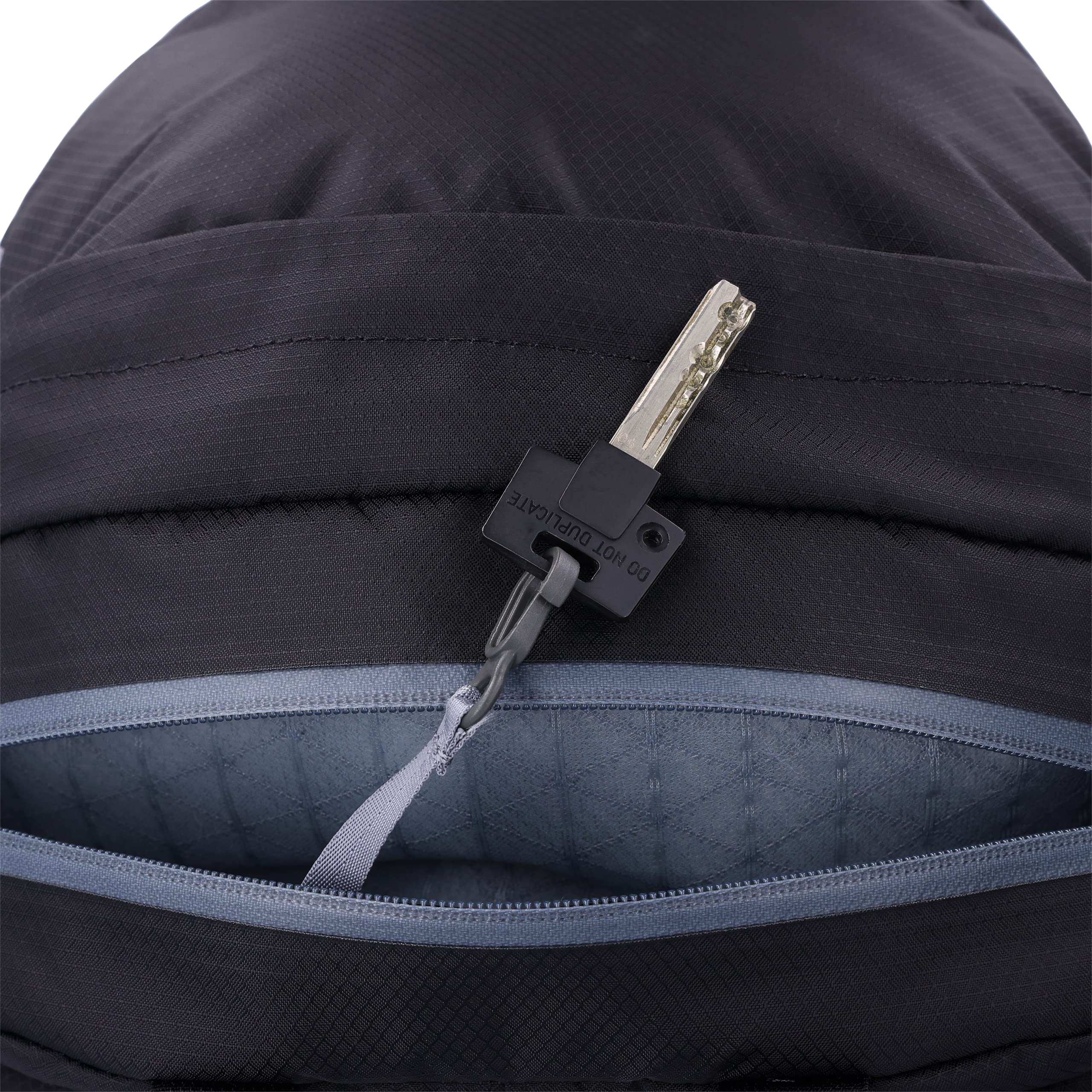 Outdoor Research Adrenaline Day Pack 20L Detachable sternum strap stability.
