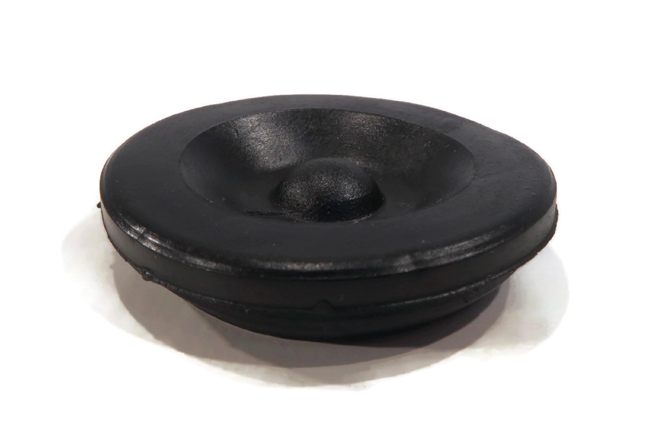 Outdoor Store hub dust cap close-up showing seal fit