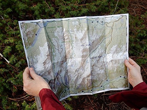 Outdoor Trail Maps 1:30,000 scale detail supports precise distance estimation