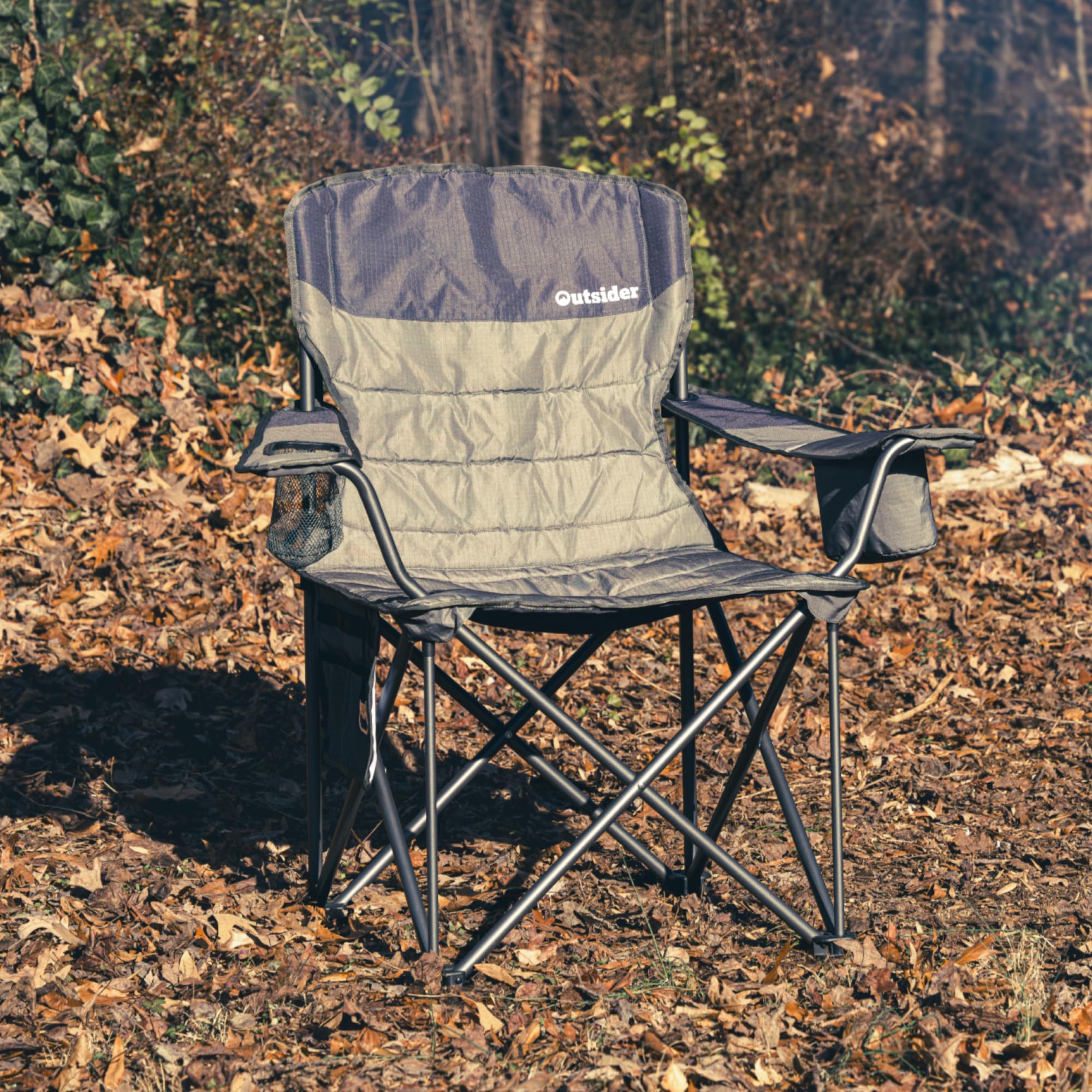 OUTSIDER portable 10 lb chair is easy to carry with a carry bag