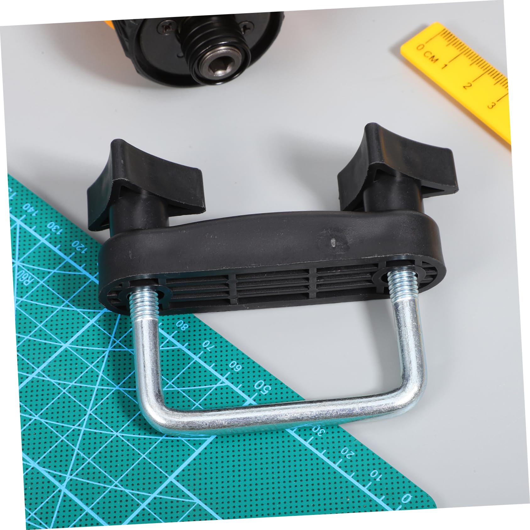 PACKOVE car roof brackets provide a stable cargo platform