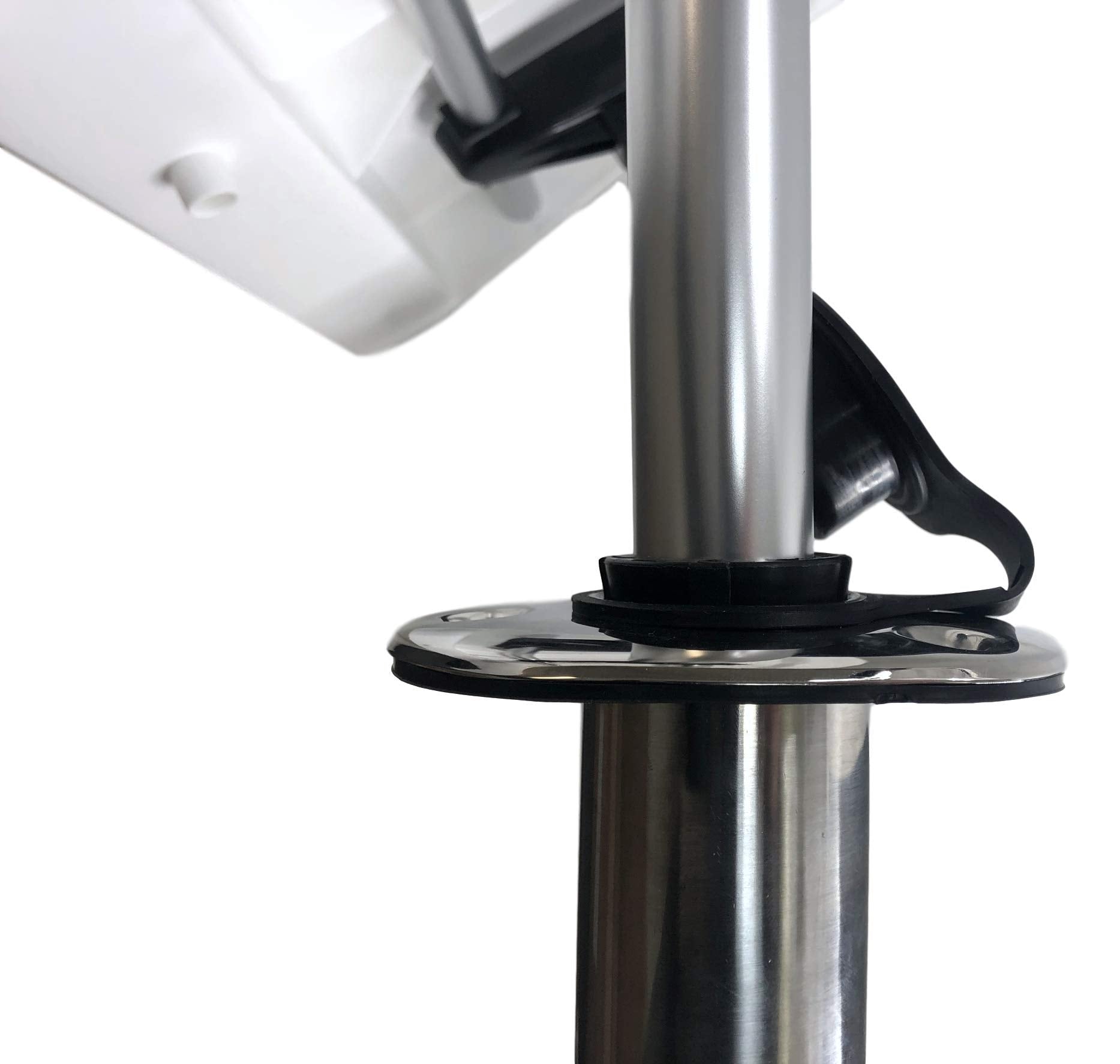 Pactrade Marine on-board setup illustrates a versatile station for filleting and cleaning.