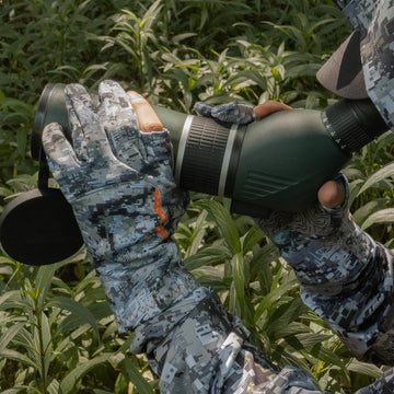 Palmyth silicone-palm grip on synthetic leather provides secure grip in wet conditions.