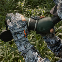 Palmyth silicone-palm grip on synthetic leather provides secure grip in wet conditions.