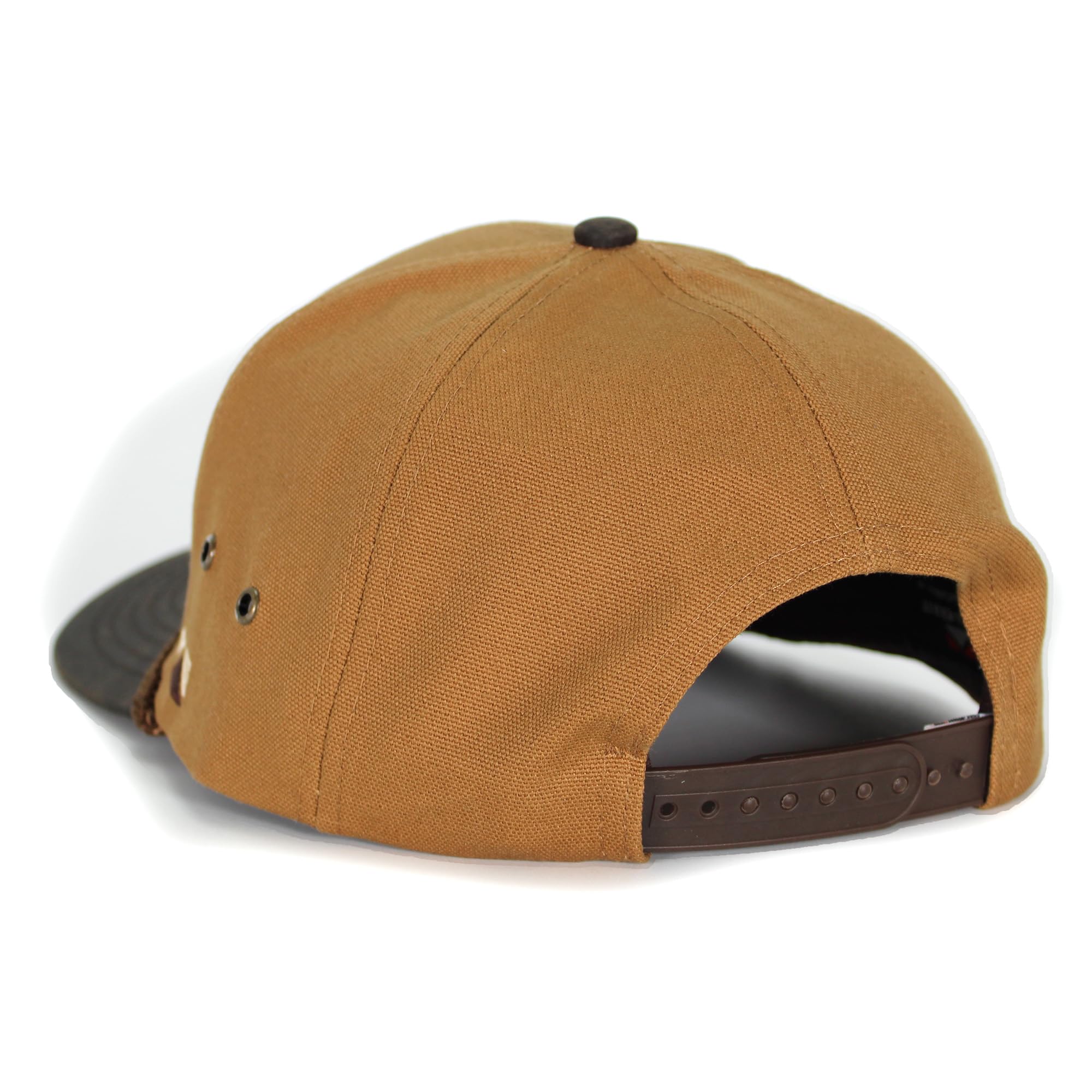 Paramount Outdoors Riverside 6-panel design keeps front panels structured for everyday wear.
