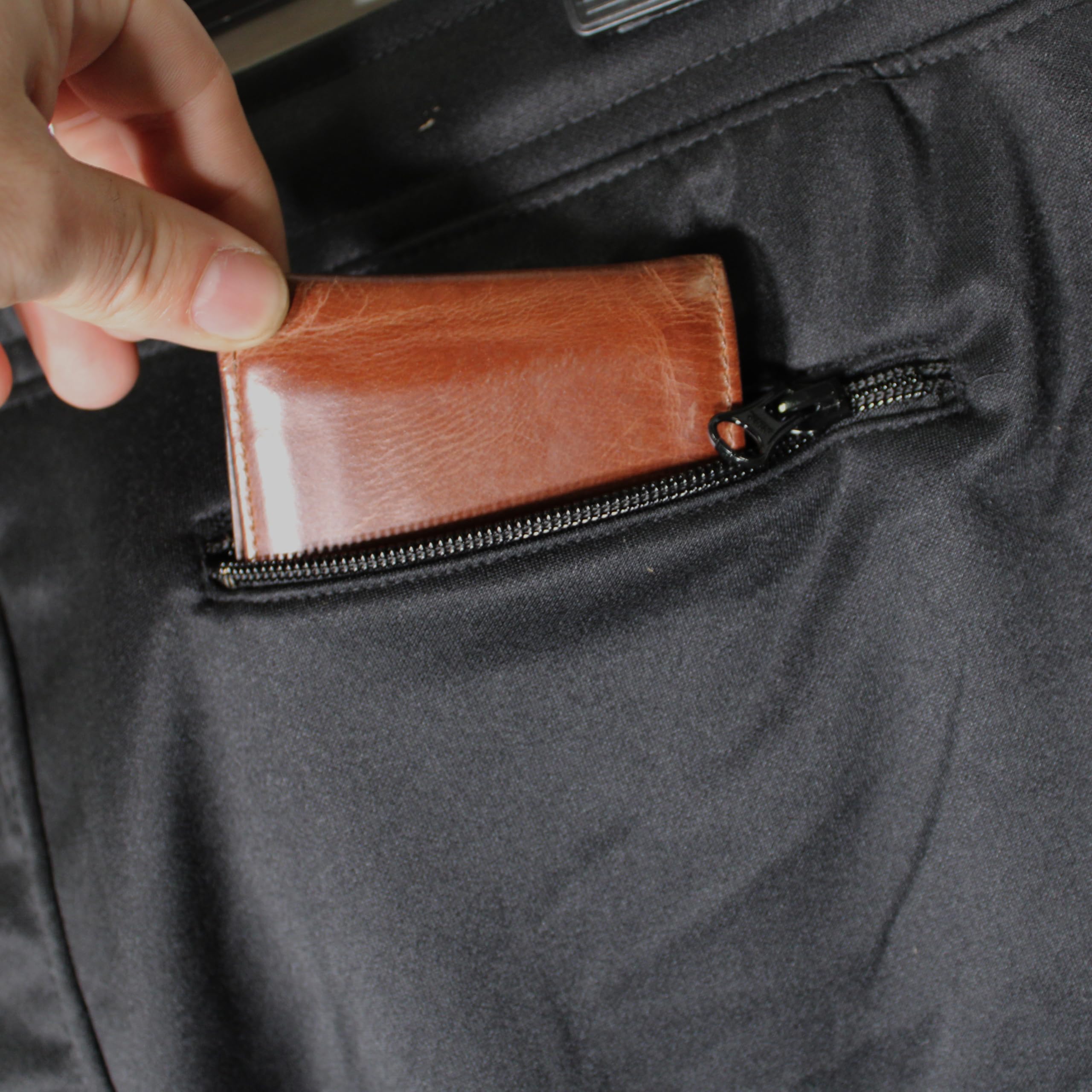 Paramount Outdoors Whetstone adjustable waist for a customized, snug fit.