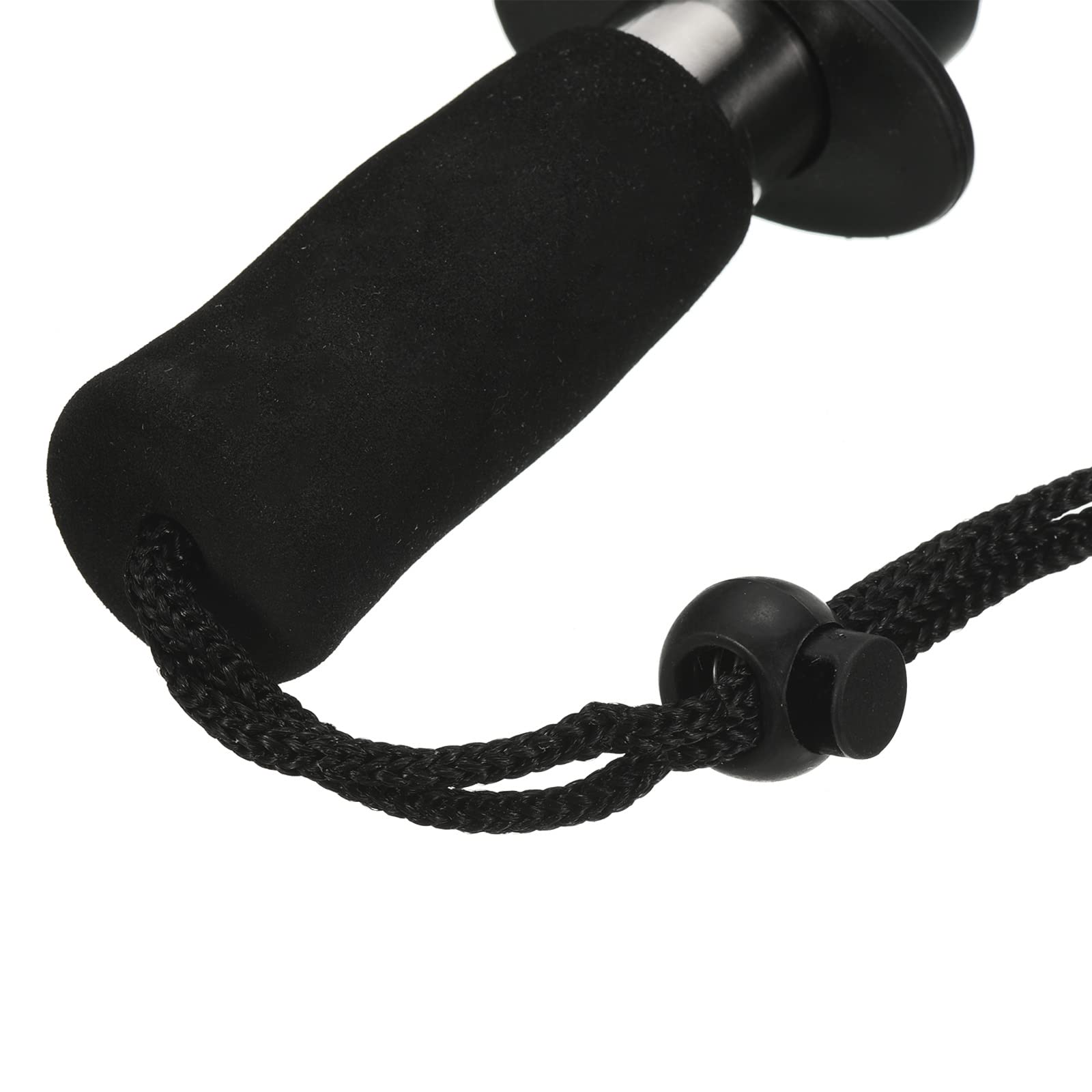 PATIKIL fish lip gripper in use lifting fish safely to surface.