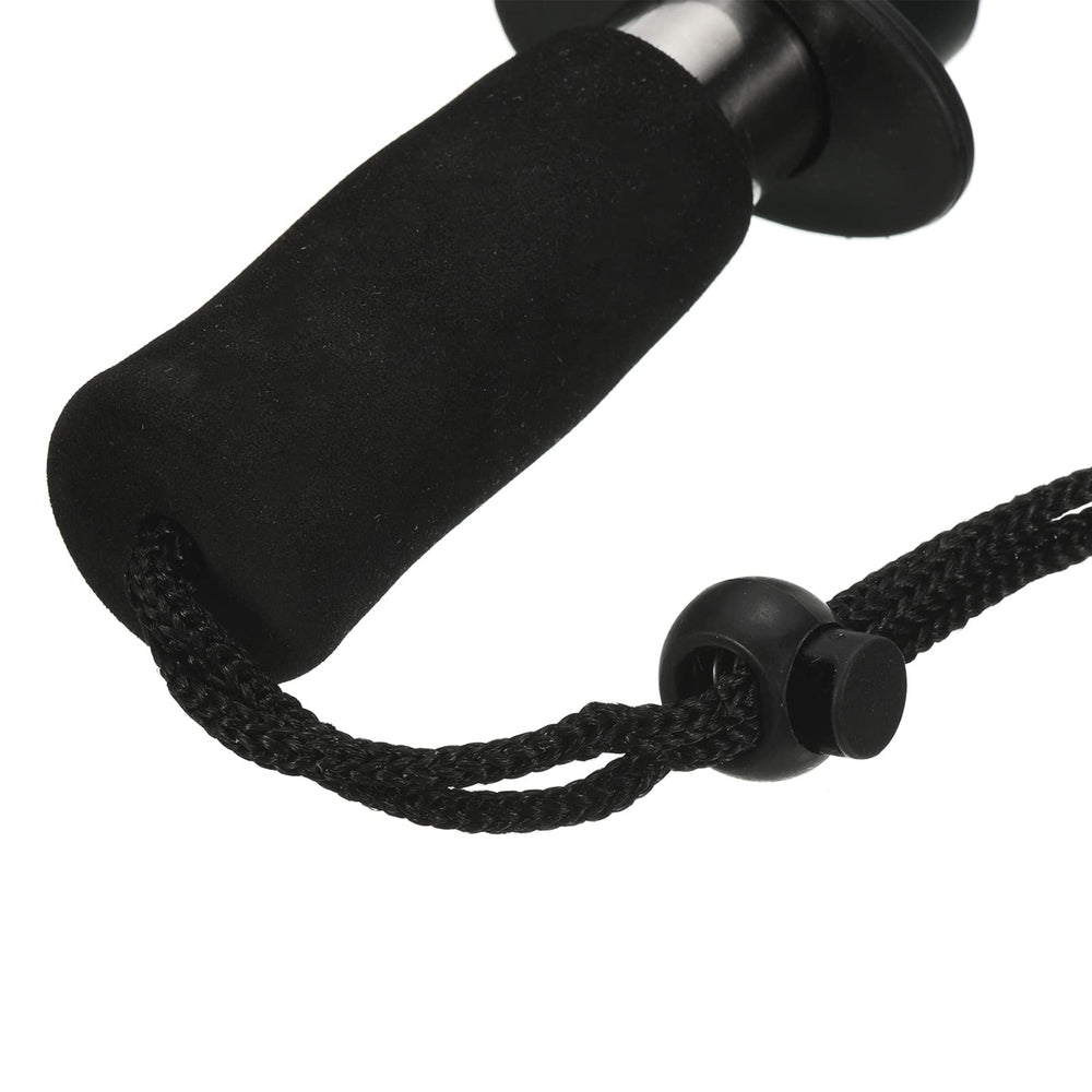 PATIKIL fish lip gripper in use lifting fish safely to surface.