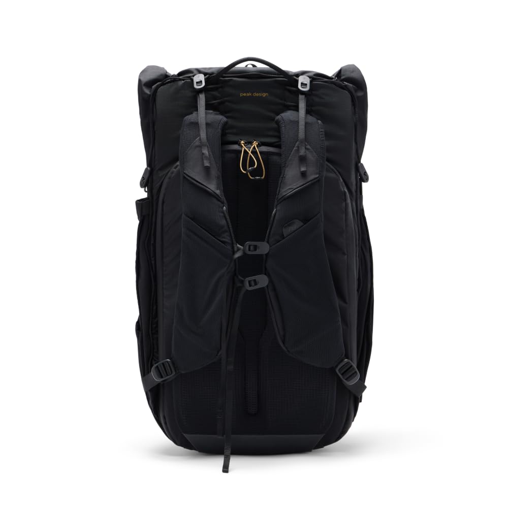 Peak Design Outdoor Backpack 45L balanced strap carry demonstrates comfortable all-day wear.