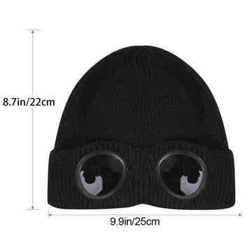 Peosaard packaging reveals complete beanie and goggles set.