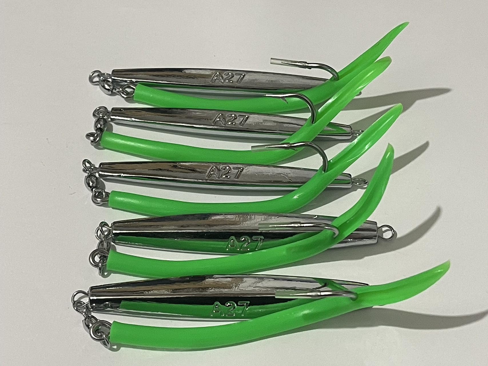PESCALOX diamond jigs green 3oz front view for striper targeting and lure shine.