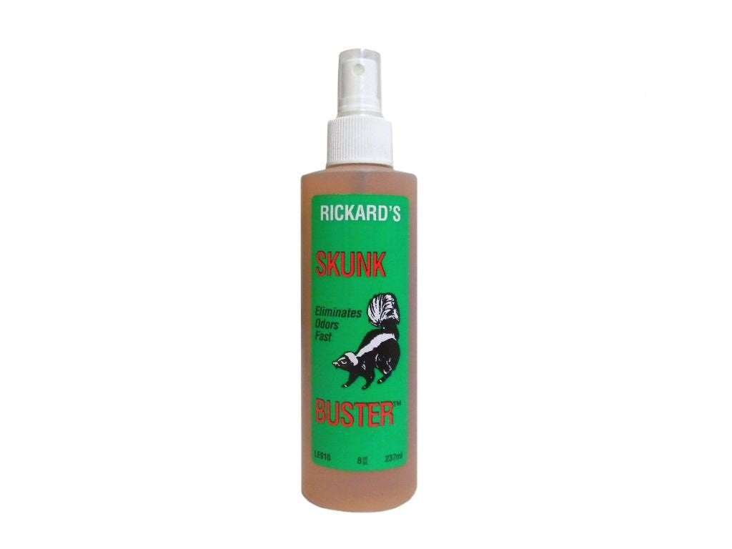 Pete Rickard's Skunk Buster 8oz bottle neutralizes odors in laundry and around the home
