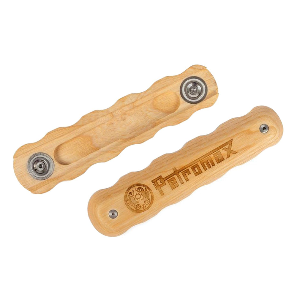 Petromax ergonomic wooden grip enhances comfort during cooking