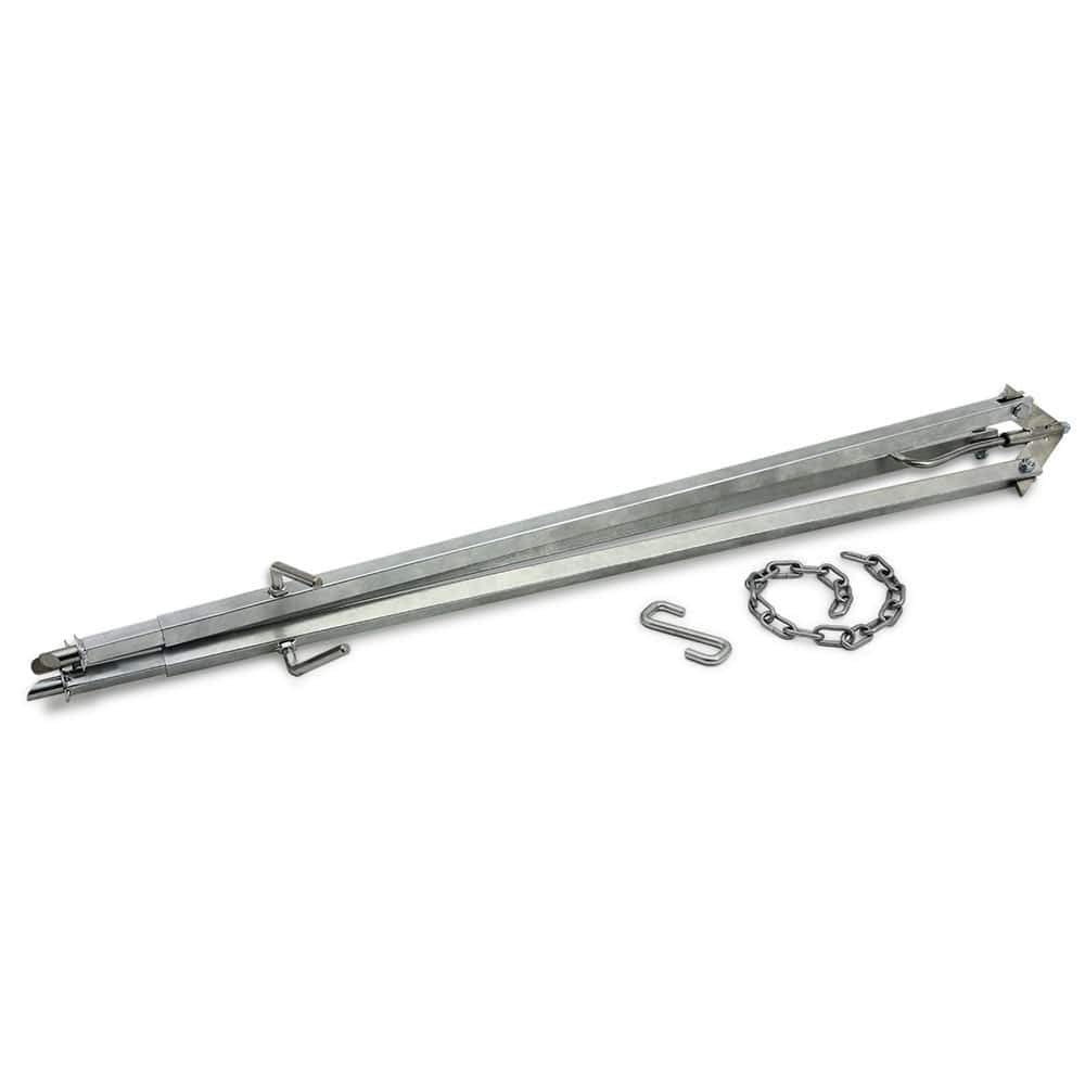 Petromax height-adjustable feet and legs for level cooking surface.