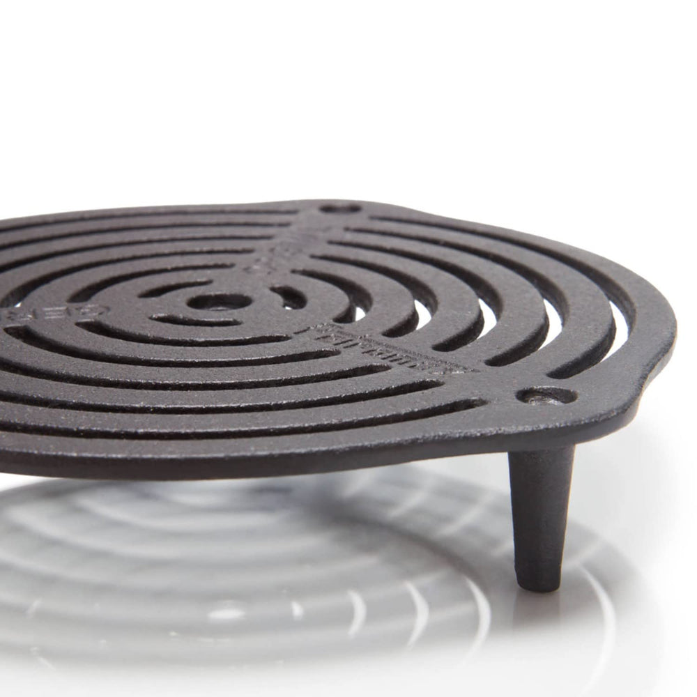 Petromax Stack Grate inside FT6 oven demonstrates multi level cooking capacity.
