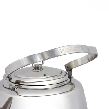 Petromax teakettle bottom design ensuring consistent heating across the pot