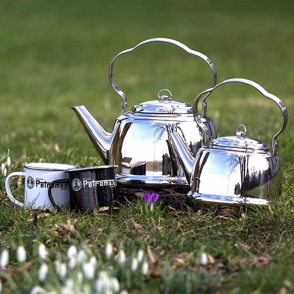 Petromax teakettle suitable for indoor and outdoor kitchens and versatile use.