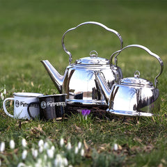 Petromax teakettle suitable for indoor and outdoor kitchens and versatile use.