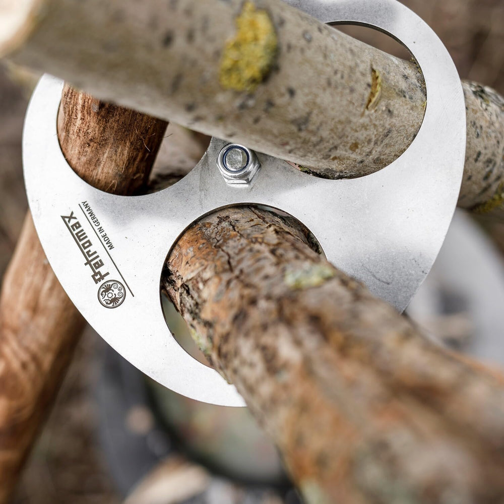 Petromax tripod-lashing helps you set up a stable shelter on firm ground.