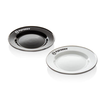 Petromax two-pack enamel plates are easy to clean after meals.