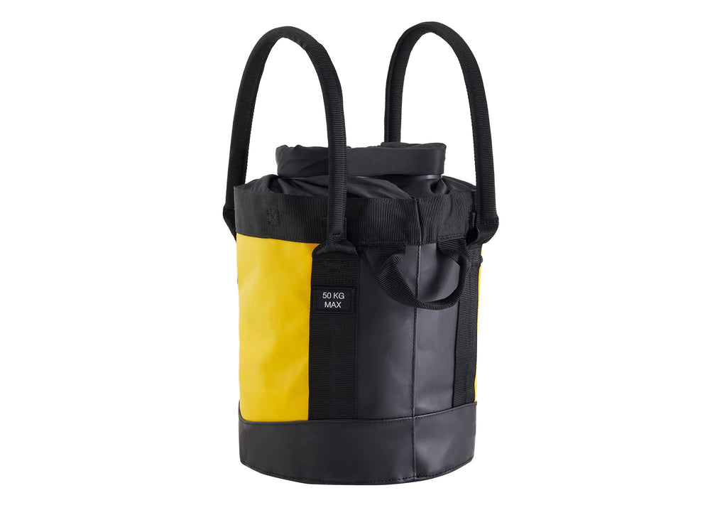 PETZL BUCKET 15L adjustable shoulder strap enables backpack-style carry