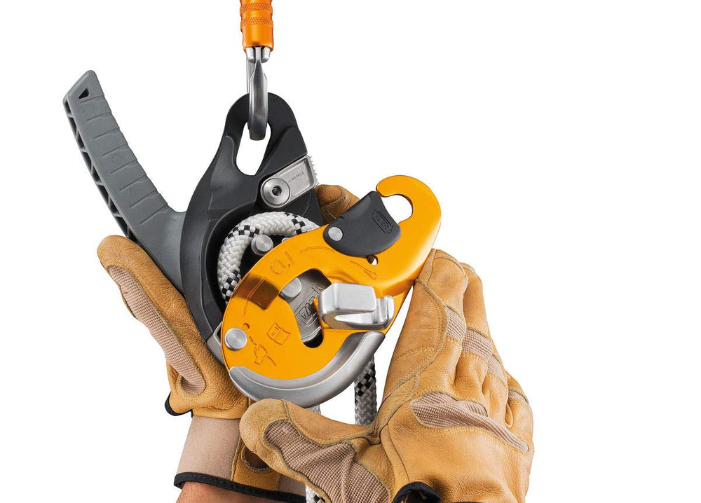 PETZL I’D Evac Descender side view highlighting anti-panic feature
