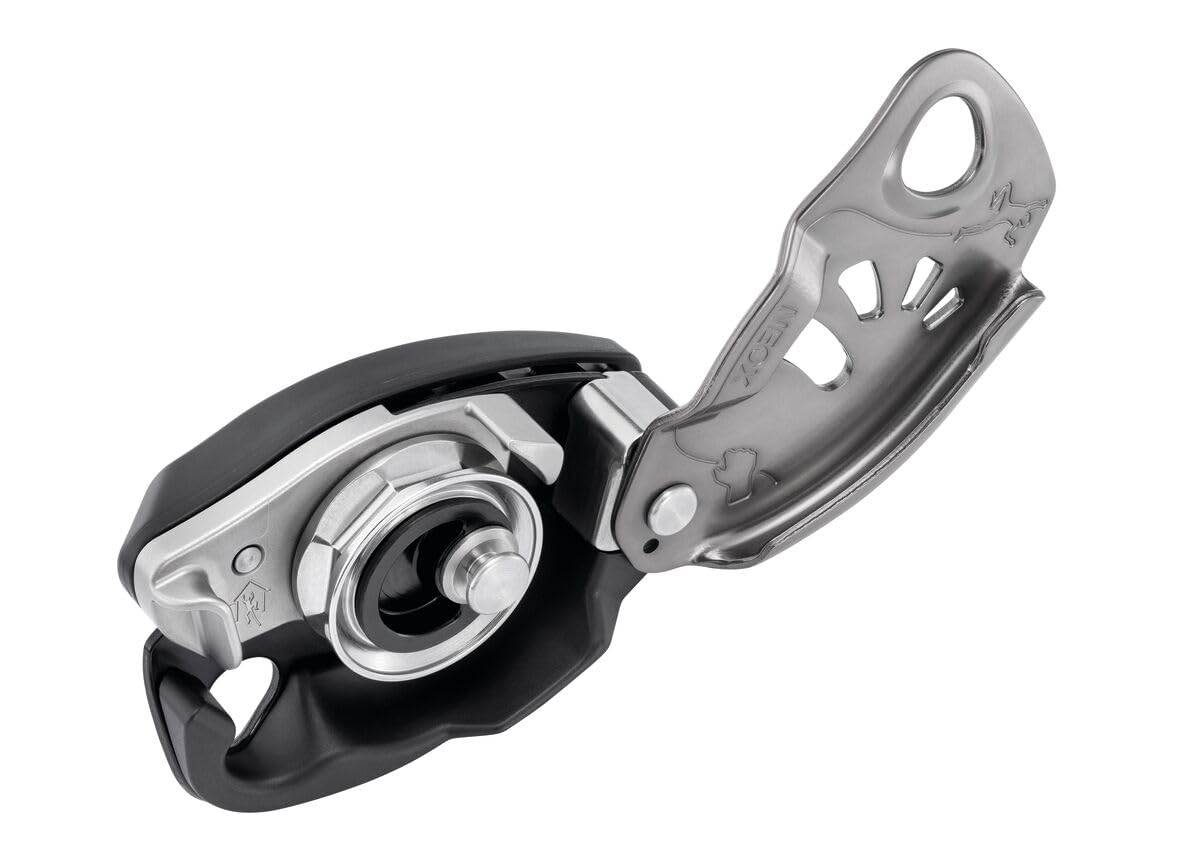 PETZL NEOX setup during rope feed shows fluid rope management