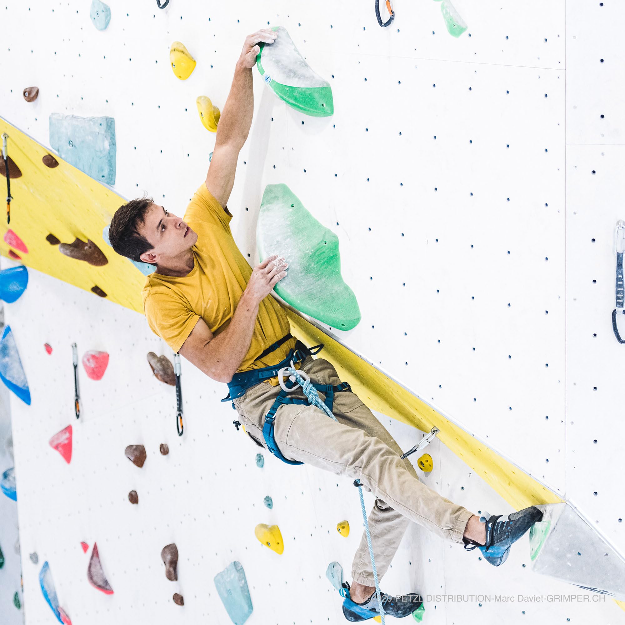 PETZL Power Crunch Chalk 500g bag for bulk bouldering setups