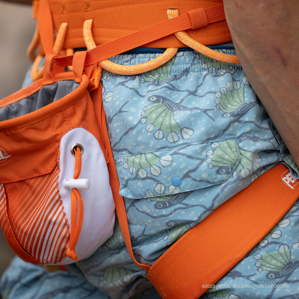 Petzl SAKAPOCHE drawstring closure prevents chalk spills during climbs