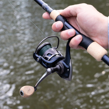 Pflueger President XT 30X balanced design for steady handling and all-day comfort.