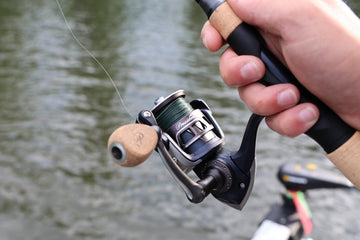 Pflueger President XT 40X bearing system focus on smooth rotation.