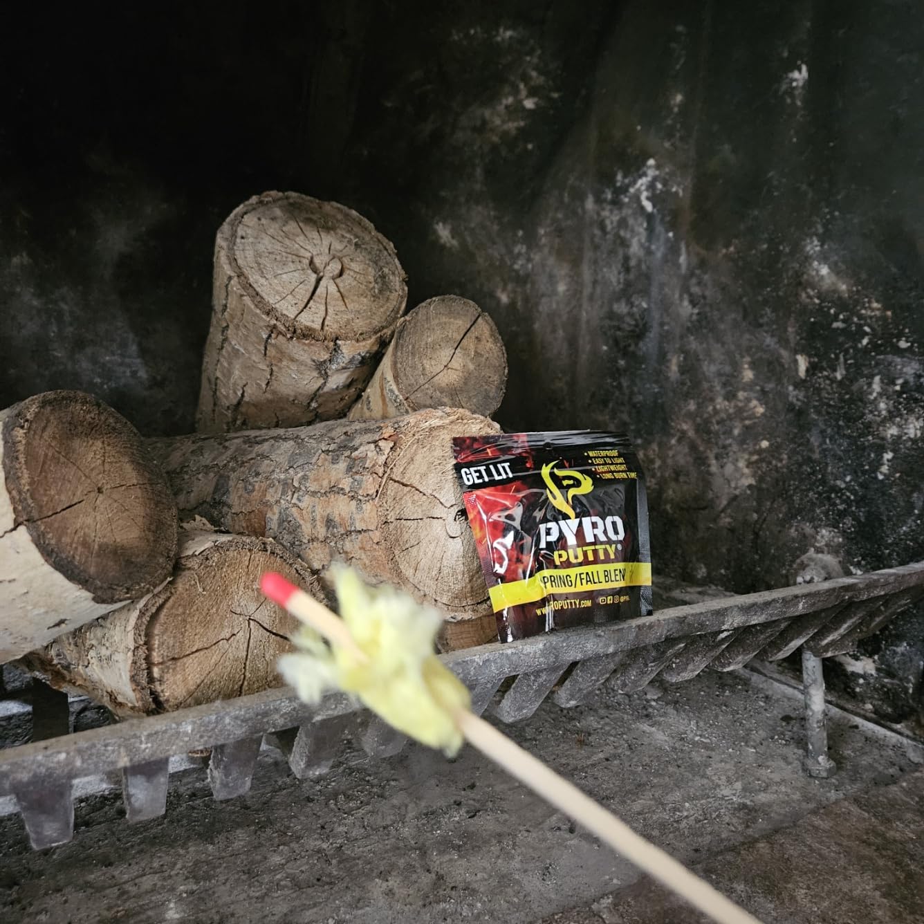 Phone Skope Pyro Putty lightweight packets support portable survival gear.