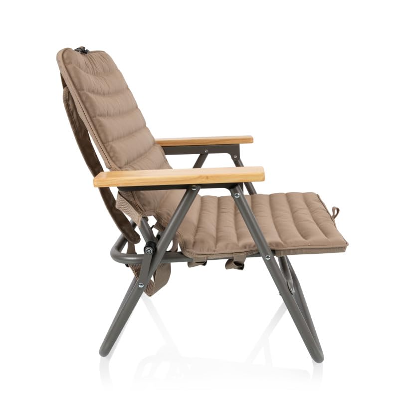PICNIC TIME Descanso low-profile design blends with patio or beach scenes