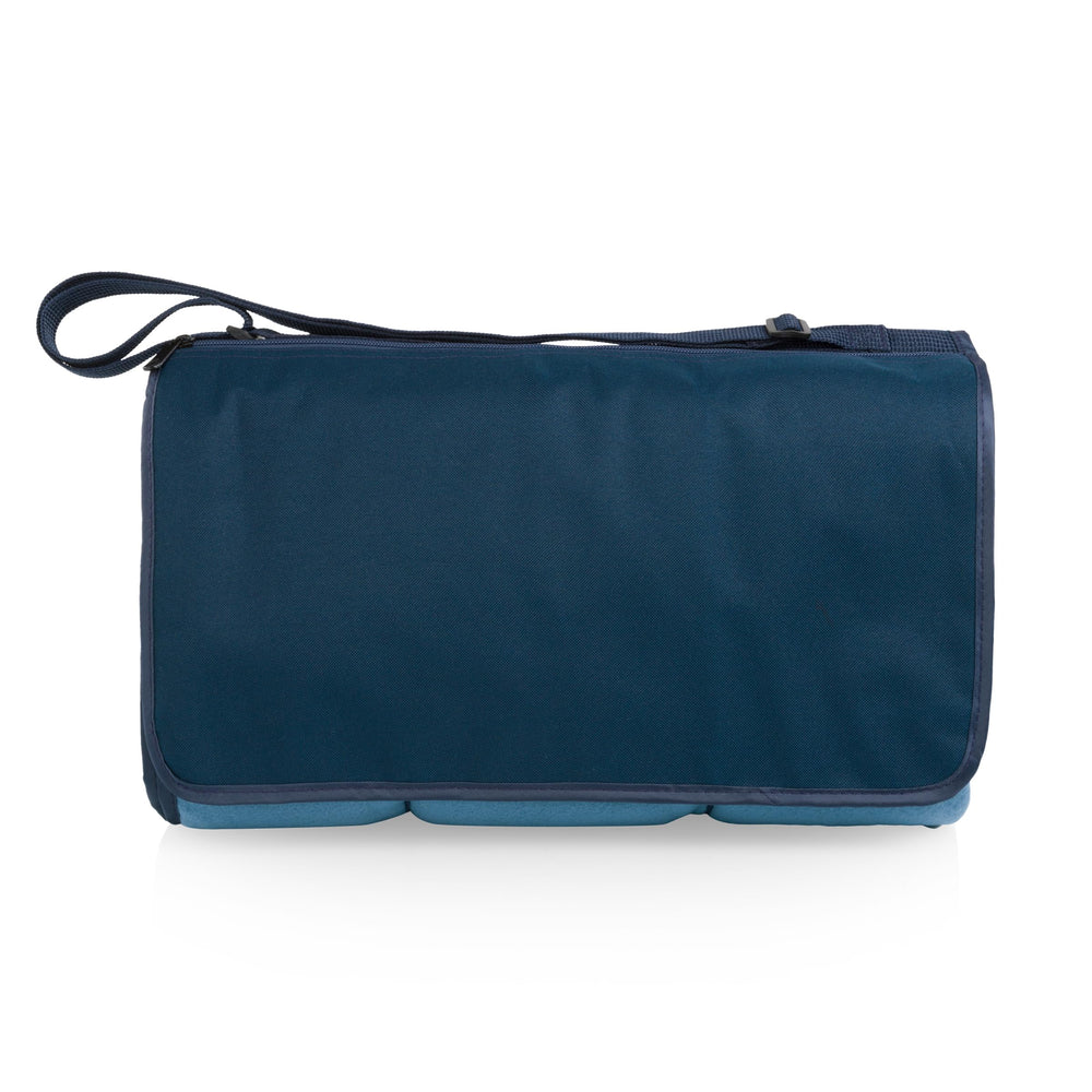 Waterproof backing visible on ONIVA Blanket Tote XL prevents damp grass