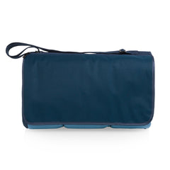 Waterproof backing visible on ONIVA Blanket Tote XL prevents damp grass