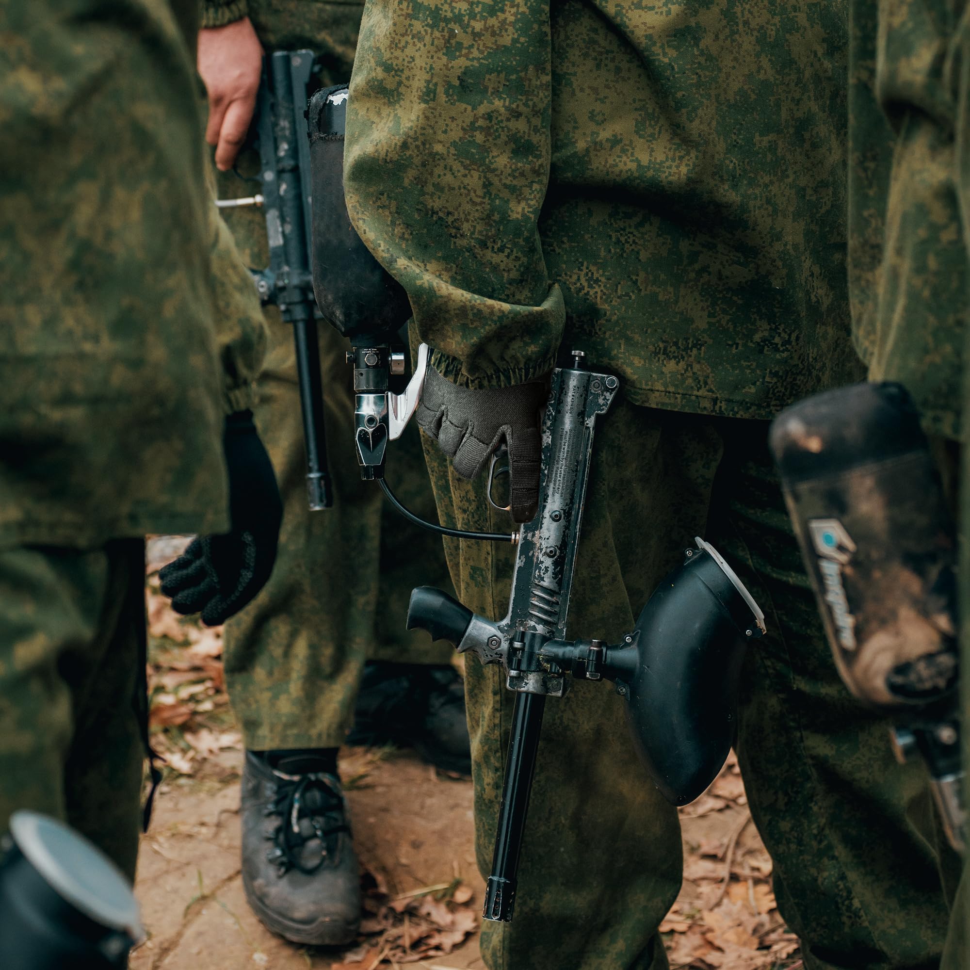 PIG Alpha durable nylon with pull-loop closure allows quick donning.